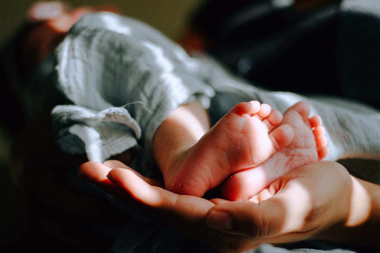 Sfaturi si recomandări pentru primele luni de viață ale bebeluṣului